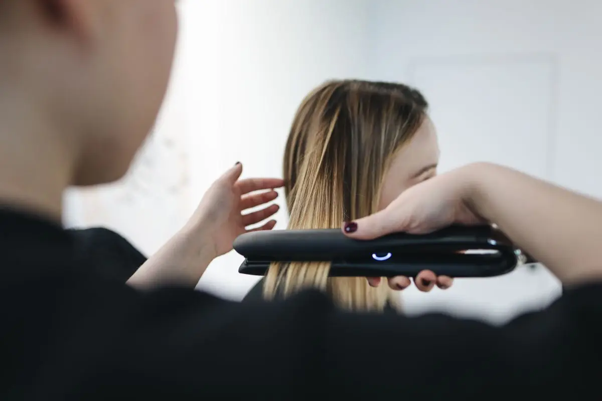 Mobilni frizer i šminka za svadbe i izlaske